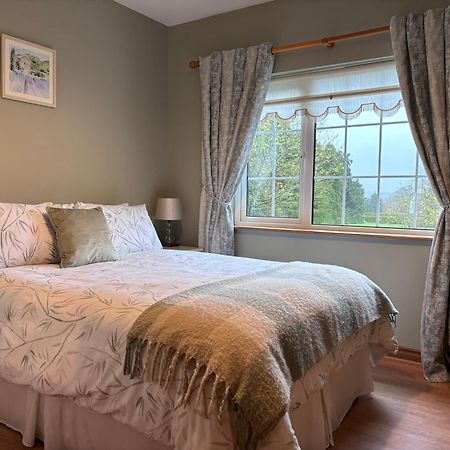The Lodge Self Catering Castlerea Bagian luar foto