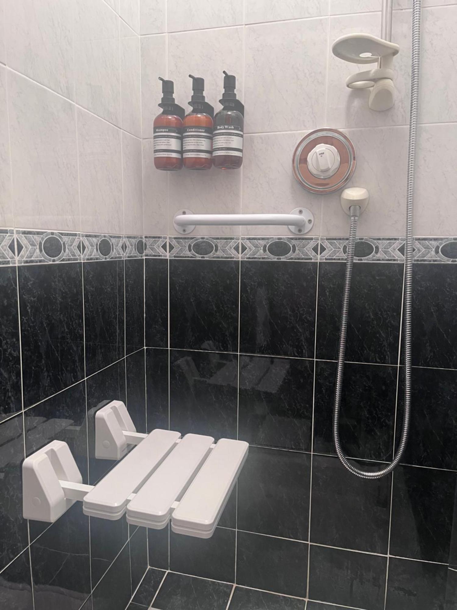 The Lodge Self Catering Castlerea Bagian luar foto